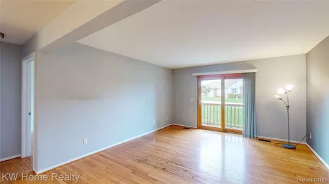 15769 Balfour Dr #22, Macomb, MI 48044