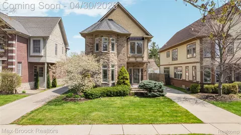 721 S Kenwood Ave, Royal Oak, MI 48067