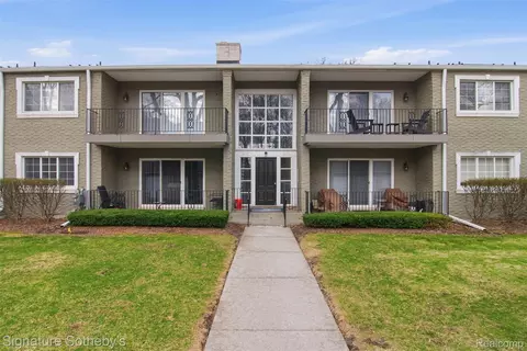 1115 N Old Woodward Ave #66, Birmingham, MI 48009