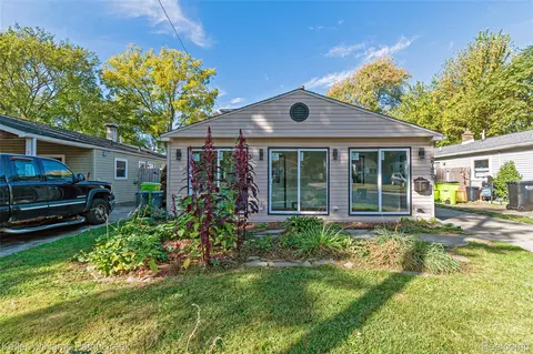 27425 Townley St, Madison Heights, MI 48071