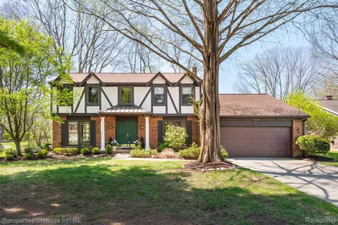42559 Steepleview St, Northville, MI 48168