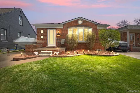 7213 Cortland Ave, Allen Park, MI 48101