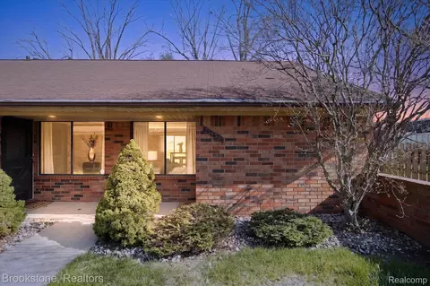 23056 Harrington St, Clinton Township, MI 48036