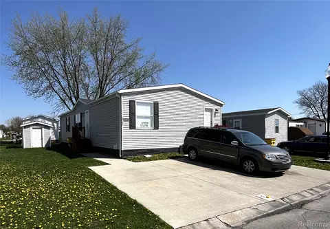 15385 Cartier Dr, Clinton Township, MI 48038