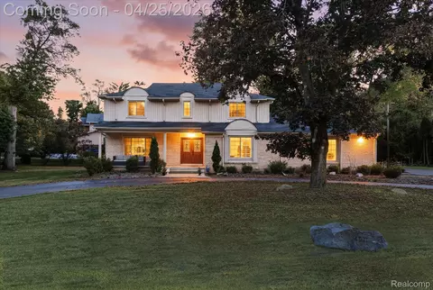 4301 Stony River Dr, Bloomfield Hills, MI 48301