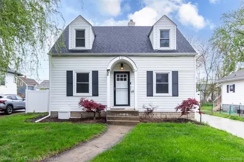 231 Academy St, Ferndale, MI 48220