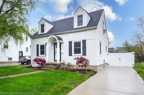 231 Academy St, Ferndale, MI 48220