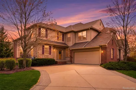 3793 Winding Brook Cir #1, Rochester Hills, MI 48309