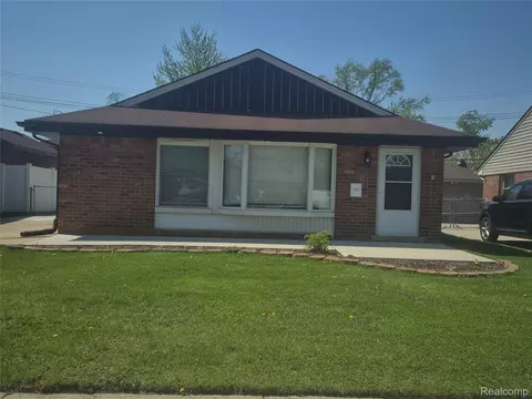 18570 Matthews St, Riverview, MI 48193