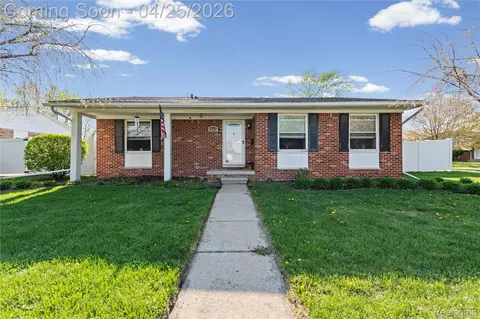 18516 Aldrin Ave, Brownstown, MI 48193