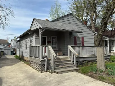 261 Academy St, Ferndale, MI 48220