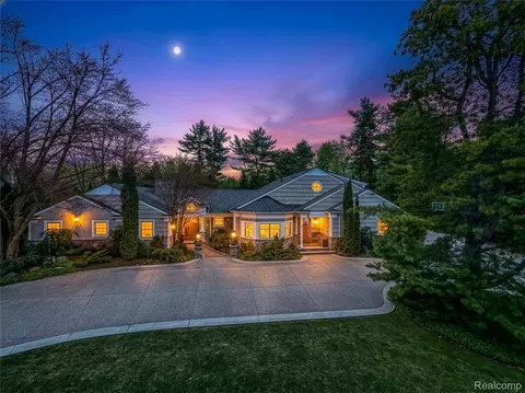 3928 Cottontail Ln, Bloomfield Hills, MI 48301