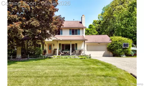 2697 Holland St, Lake Orion, MI 48360