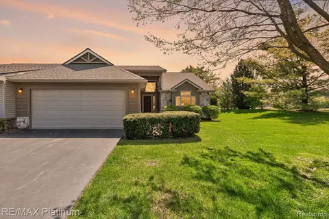 1127 Steph Ln #58, Brighton, MI 48116