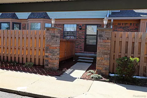 2131 Vine Way Dr #97, Canton, MI 48188