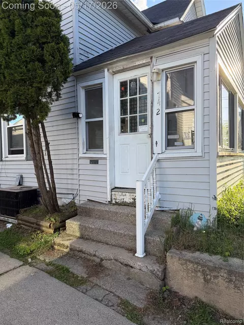 742 Olympia St SW, Grand Rapids, MI 49503