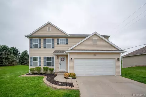 3411 Amber Oaks Dr, Howell, MI 48855