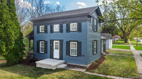 227 Emily St, Flushing, MI 48433