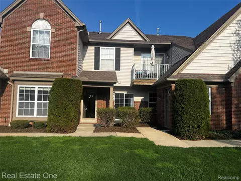 20656 Dunham Rd, Clinton Township, MI 48038