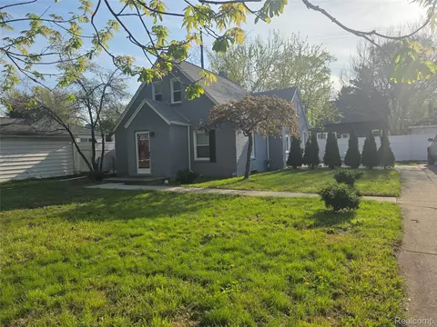 21958 Birchwood Ave, Eastpointe, MI 48021