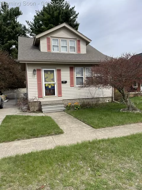 45236 Deshon St, Utica, MI 48317
