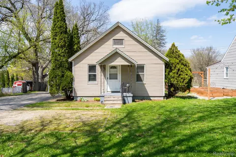 6248 Waldon Rd, Independence, MI 48346