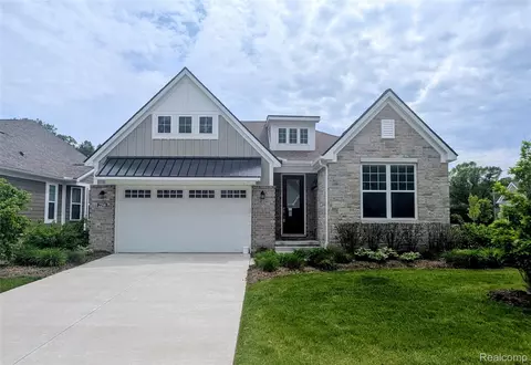2298 Pondview Ln, Troy, MI 48085