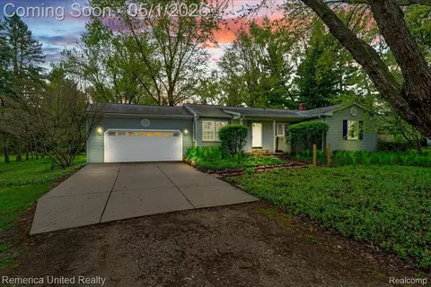 48901 Hanford Rd, Canton, MI 48187