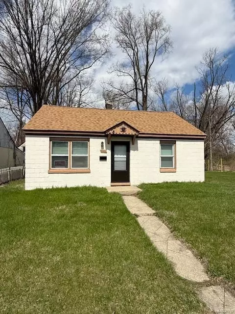 21554 W Davison St, Detroit, MI 48223