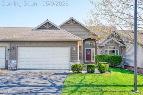 2243 Willow Tree Dr, Brighton, MI 48116