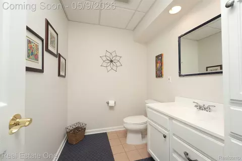 Bath - 2243 Willow Tree Dr, Brighton, MI 48116 photo 5 of 5