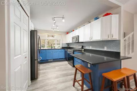 Kitchen - 2243 Willow Tree Dr, Brighton, MI 48116 photo 1 of 3
