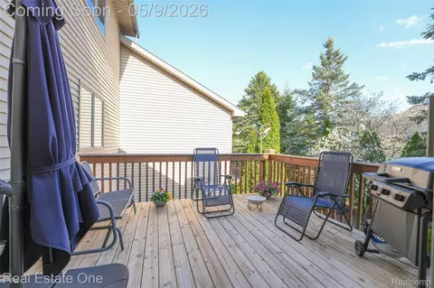 Exterior - 2243 Willow Tree Dr, Brighton, MI 48116 photo 2 of 3