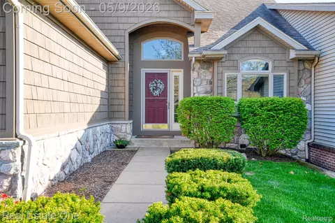 Exterior - 2243 Willow Tree Dr, Brighton, MI 48116 photo 1 of 3