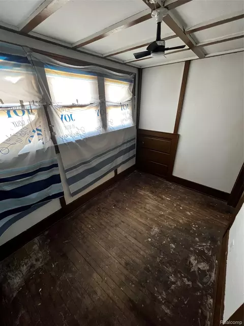 12724 Strathmoor St, Detroit, MI 48227