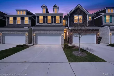 4041 Nottingham Cir, Independence, MI 48346