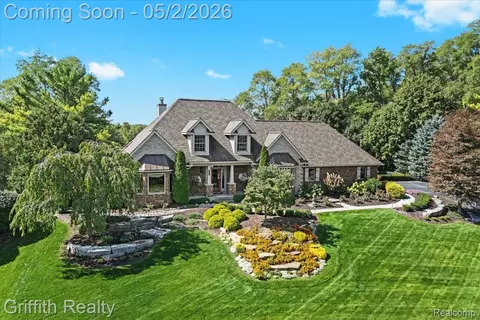 7253 Summit Rdg, Brighton, MI 48116