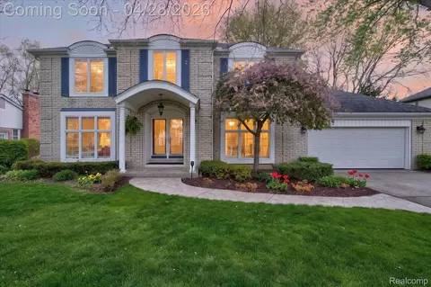 11042 Hillcrest Dr, Plymouth, MI 48170