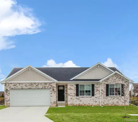 2824 Somerset St, Lapeer, MI 48446