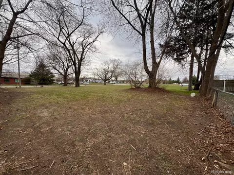 1436 E Pierson Rd, Flushing, MI 48433 photo 4