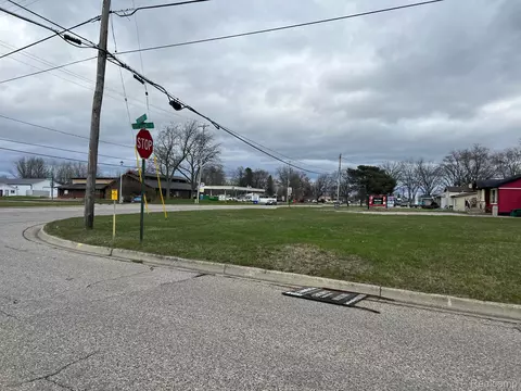1436 E Pierson Rd, Flushing, MI 48433 photo 7