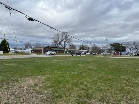 1436 E Pierson Rd, Flushing, MI 48433