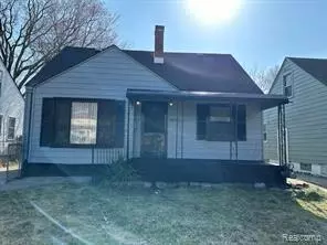 18766 Kingsville St, Harper Woods, MI 48225