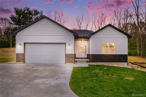 17311 Timber Crk, Rose, MI 48442
