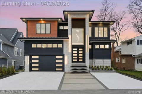 13281 Haddon St, Fenton, MI 48430