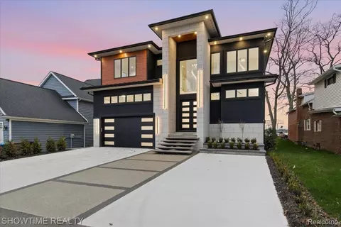 13281 Haddon St, Fenton, MI 48430