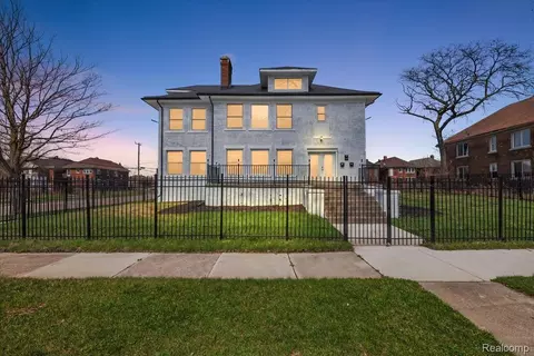 2080 Gladstone St, Detroit, MI 48206