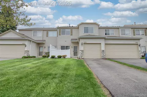 26793 Kirkway Cir, Woodhaven, MI 48183