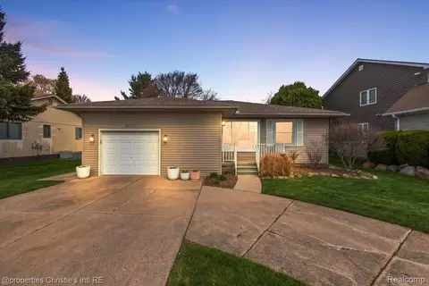 39173 Lakeshore Dr, Harrison, MI 48045