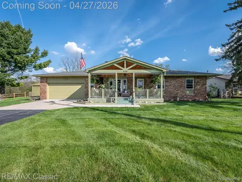 428 E Shore Dr, Northfield, MI 48189